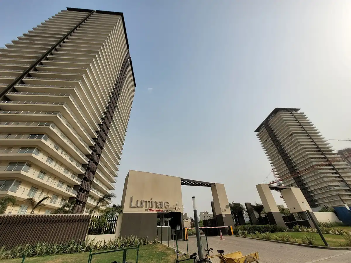 Mahindra Luminare residential towers in Sector 59, Gurgaon